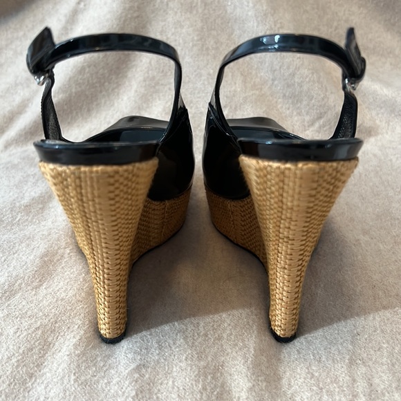 Gucci Sophia Peep-Toe Patent Leather Sling-back Wedge Shoes - Picture 2 of 9